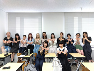 文献演習Vaの授業に演出家の川口智子さんがゲストとして来訪しました。（7月10日）  